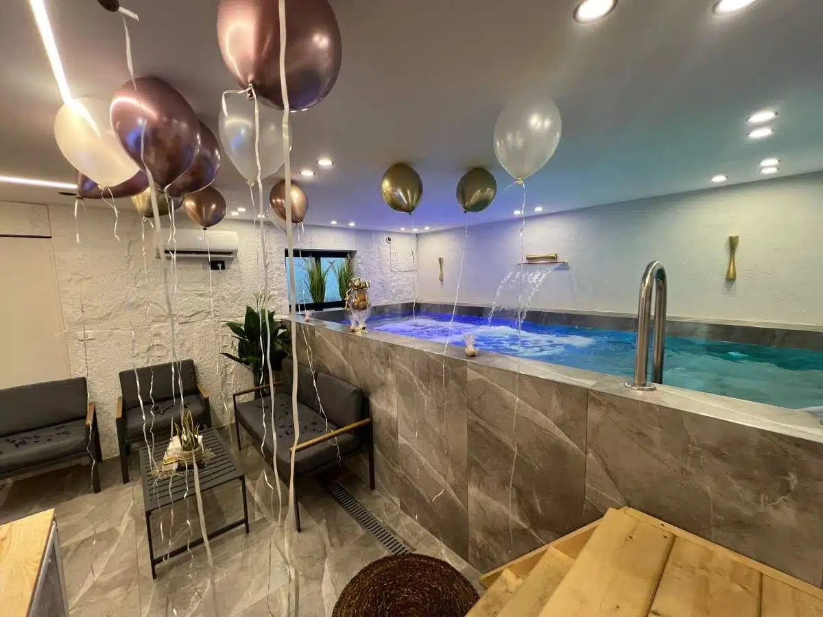 יום הולדת בבריכה